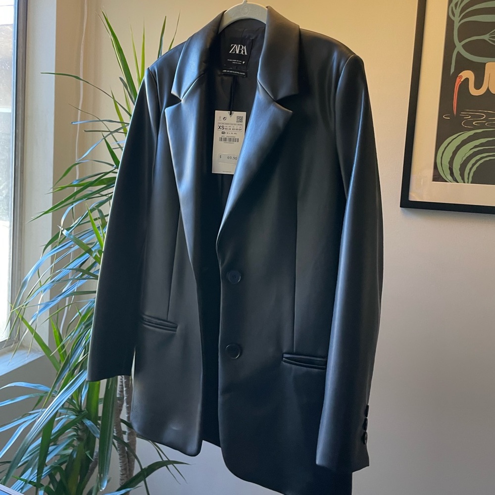 🆕 Zara leather blazer (never worn)